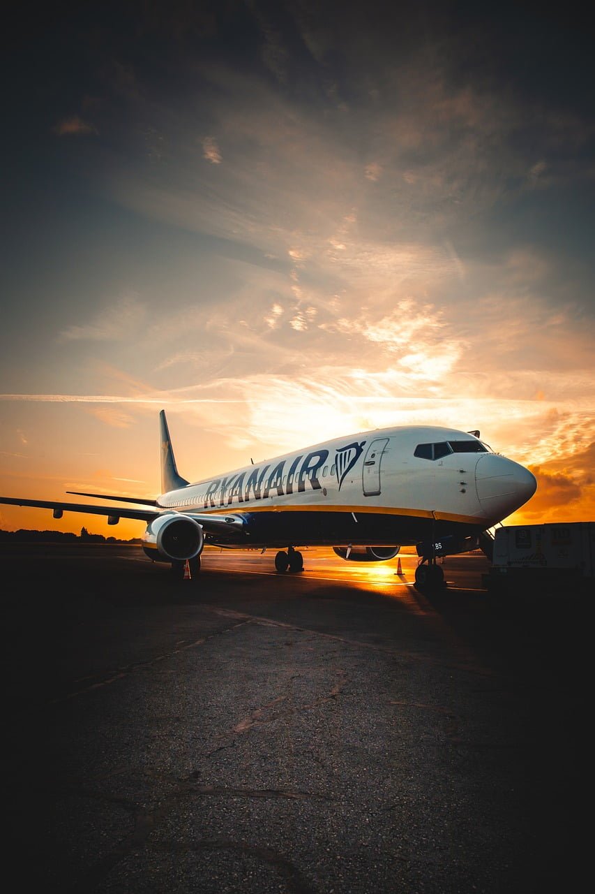 airplane, plane, aircraft-7721277.jpg
